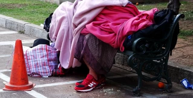 Λάρισα: Άστεγη γυναίκα κατάφερε και πέρασε στο Πανεπιστήμιο
